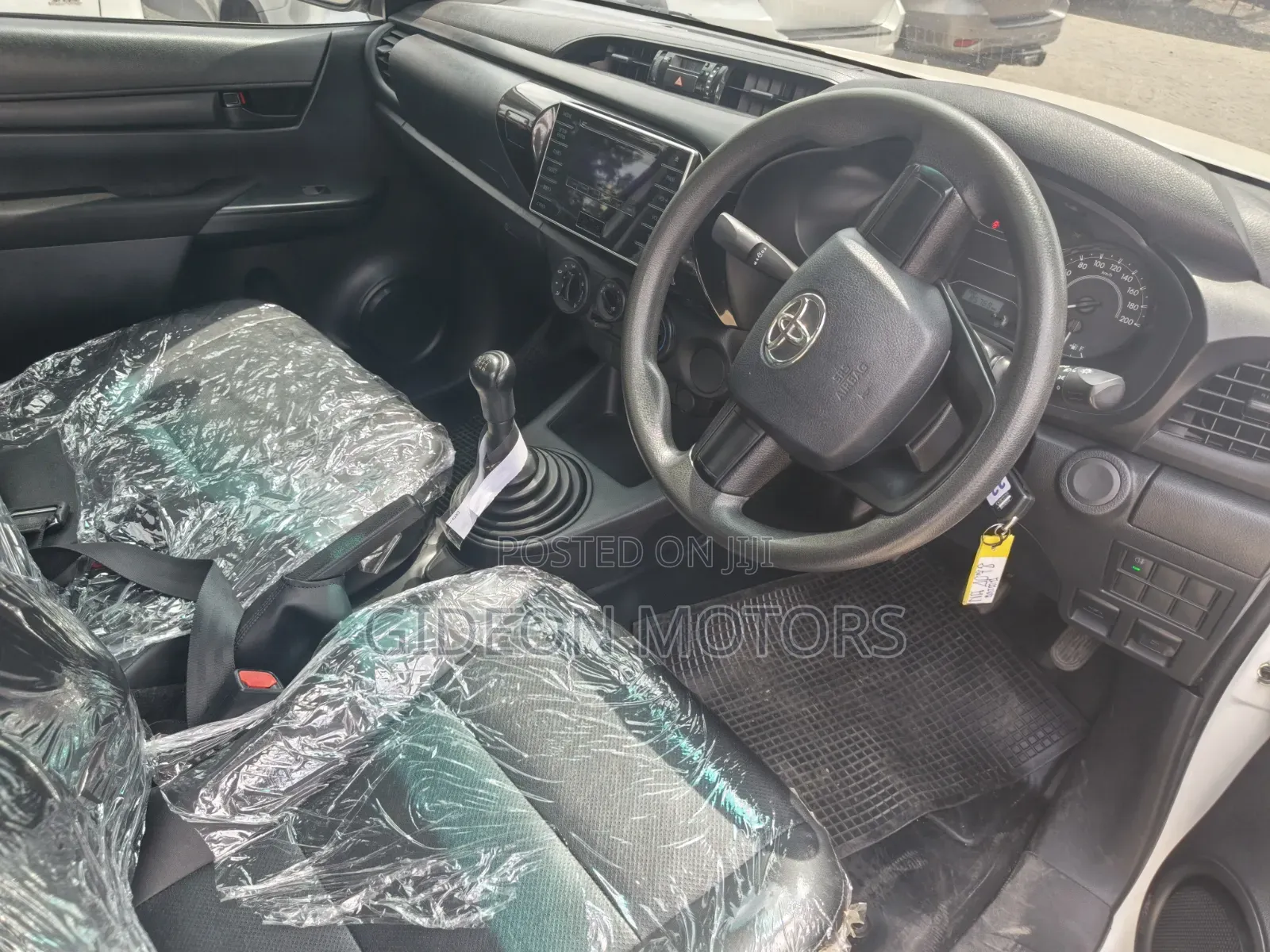 Toyota Hilux 2019 White