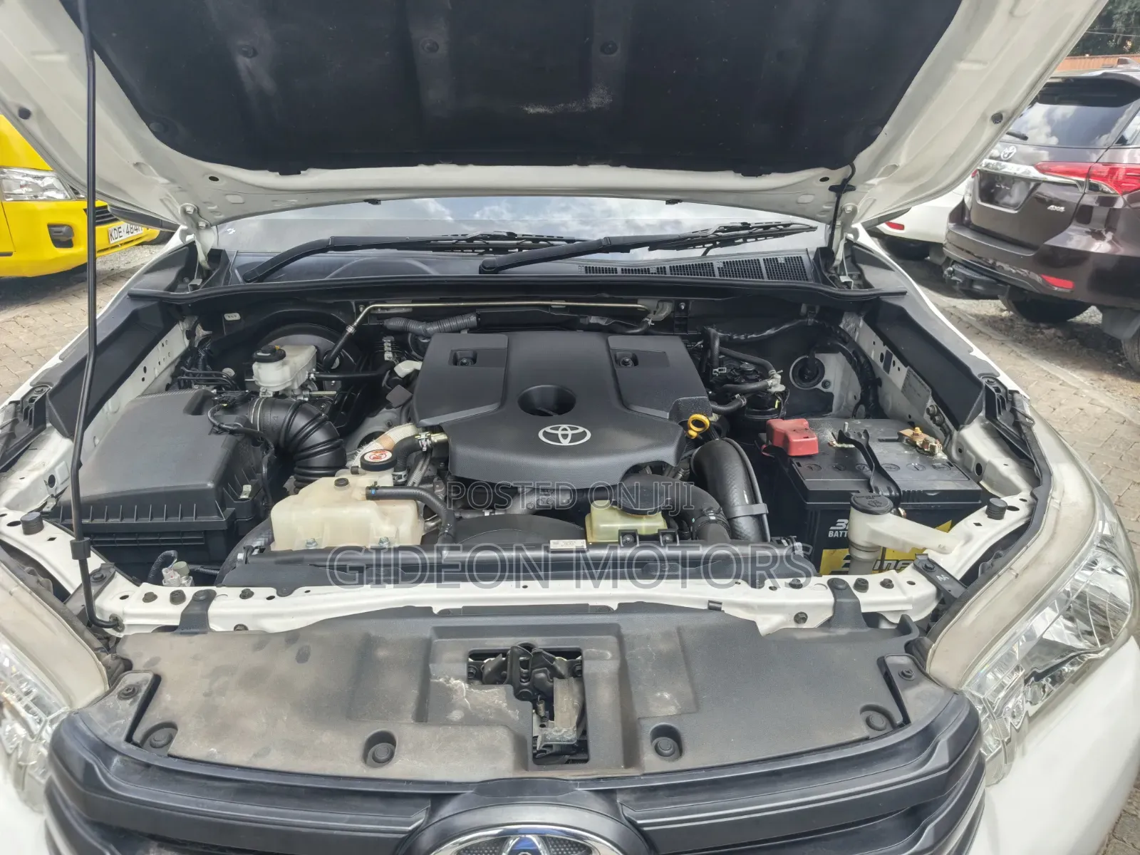 Toyota Hilux 2019 White
