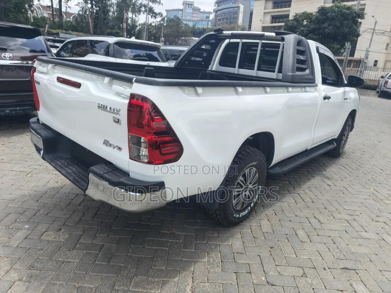 Toyota Hilux 2019 White