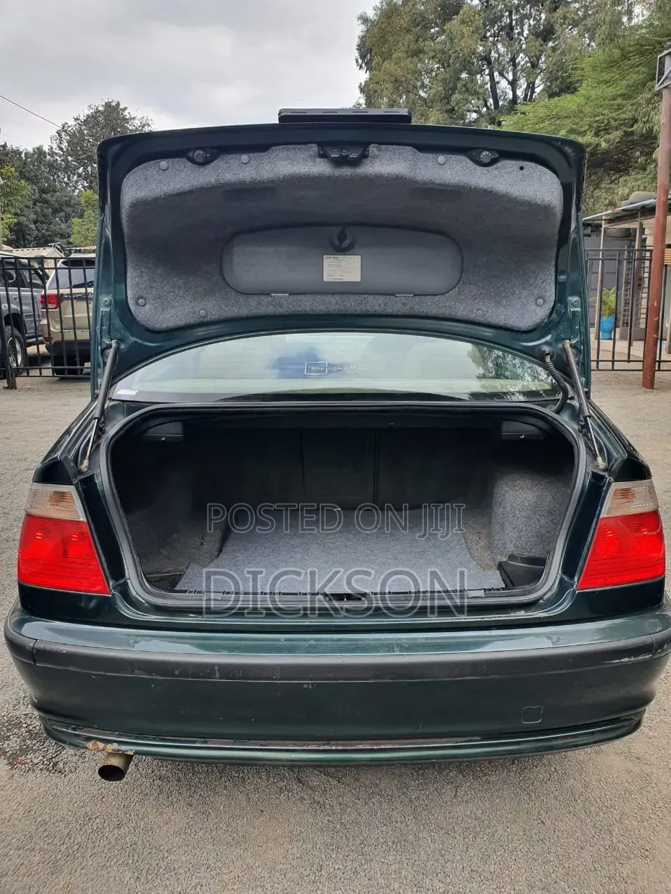 BMW 318i 2008 Gray
