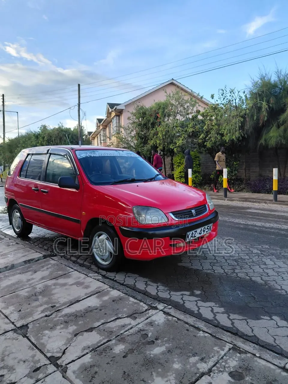 Toyota Raum 2000 Red