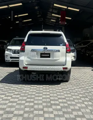 Toyota Land Cruiser Prado 2019 White