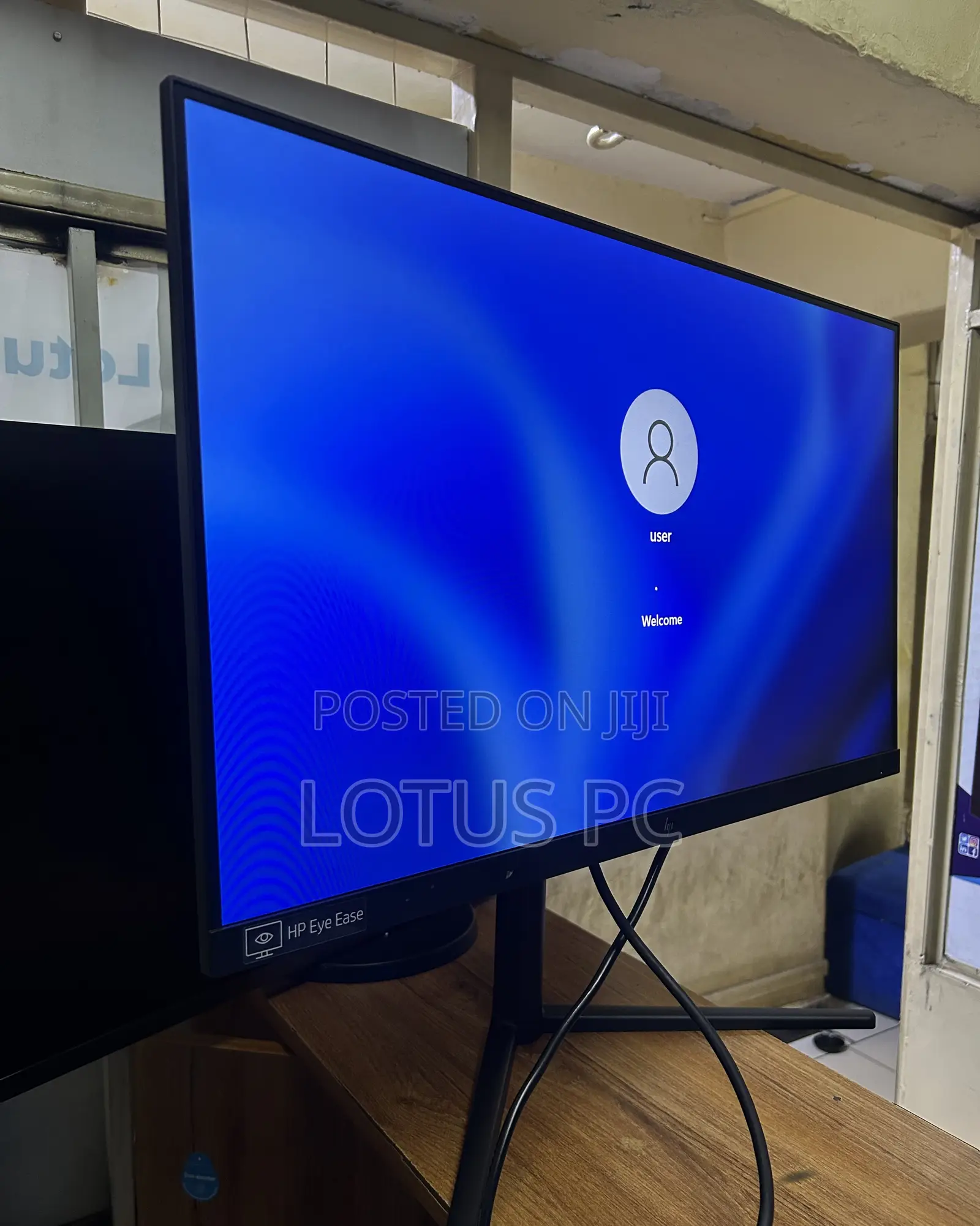  HP *E27 G4 27" Full HD* Edge-to-Edge Monitor  Crisp Full HD Display