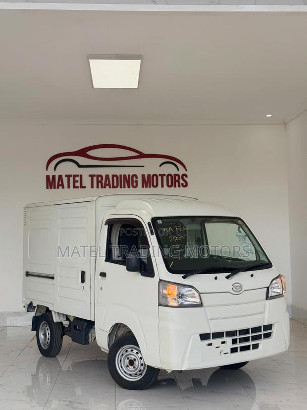 2019 Daihatsu Hijet - main view
