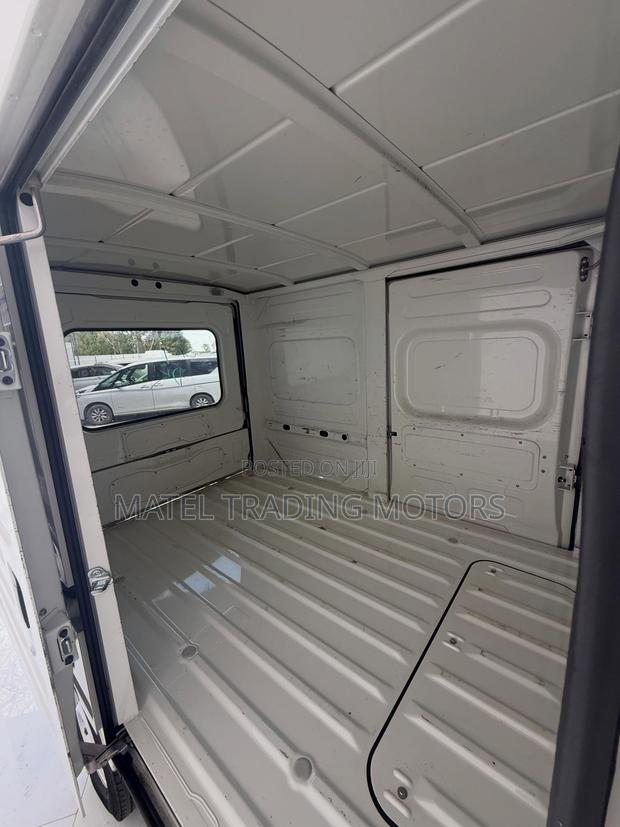 2019 Daihatsu Hijet - thumbnail 6