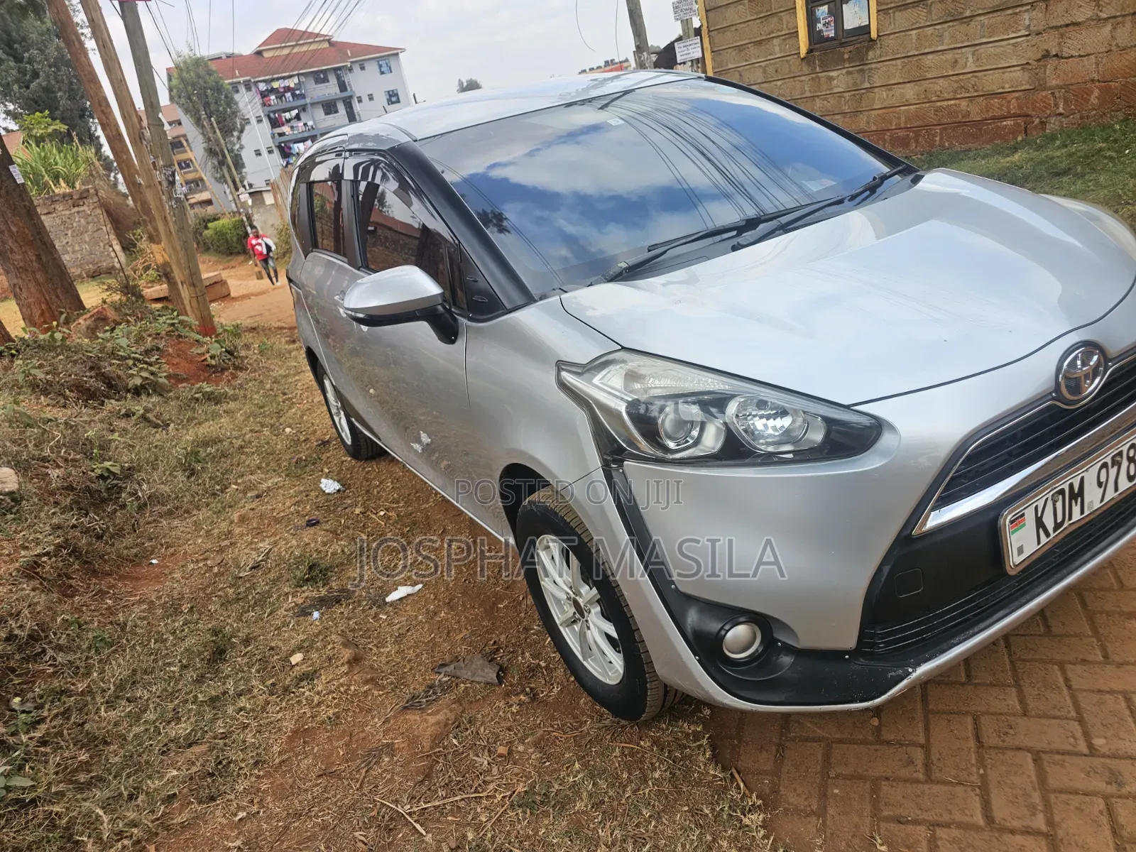Toyota Sienta 2017 Silver