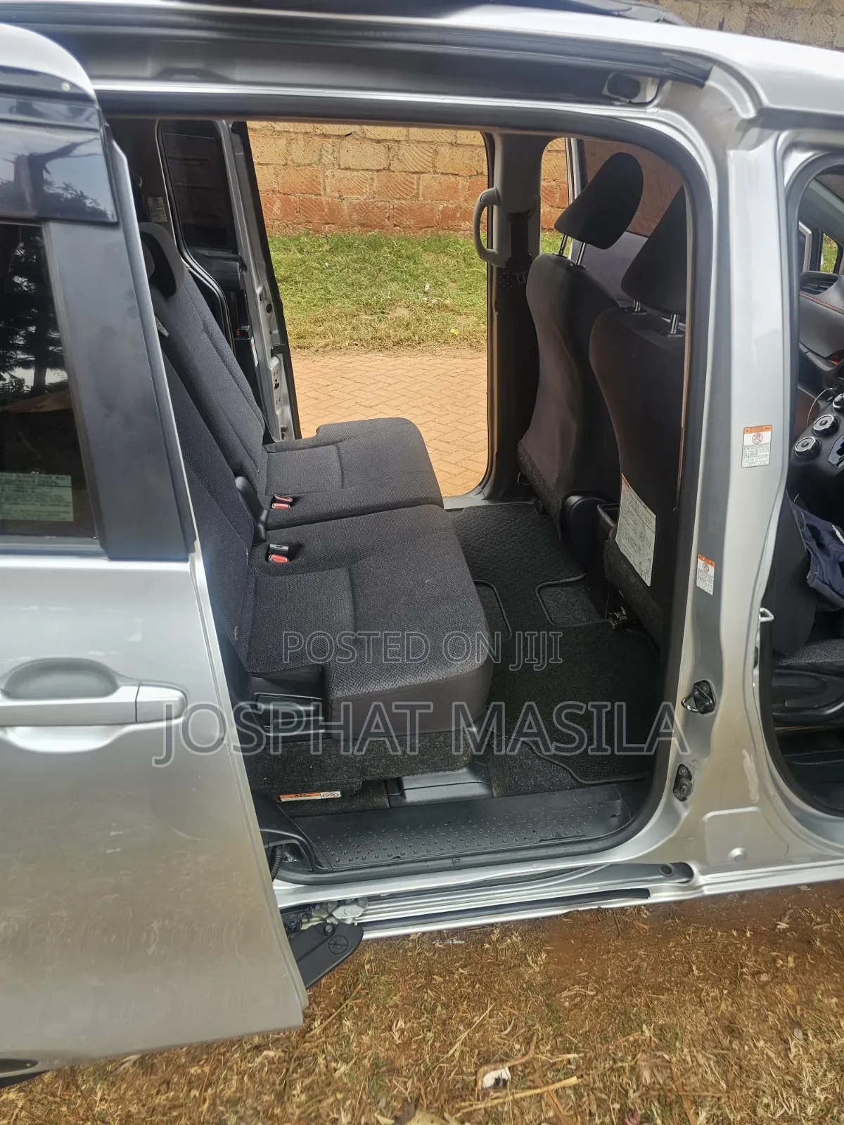Toyota Sienta 2017 Silver