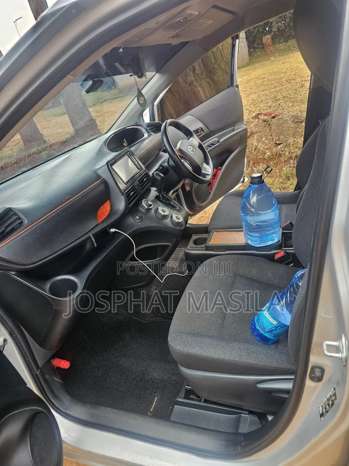 Toyota Sienta 2017 Silver