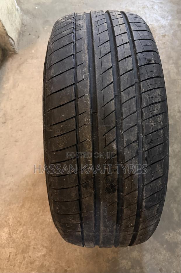 285/45r22 Kapsen Tyre - thumbnail 2