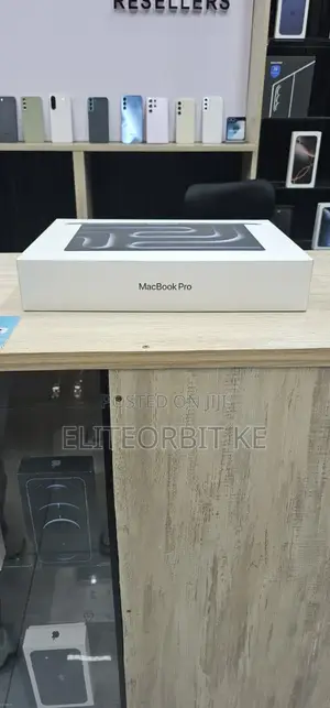 New Laptop Apple MacBook Pro 24GB Apple M5 Pro SSD 1T