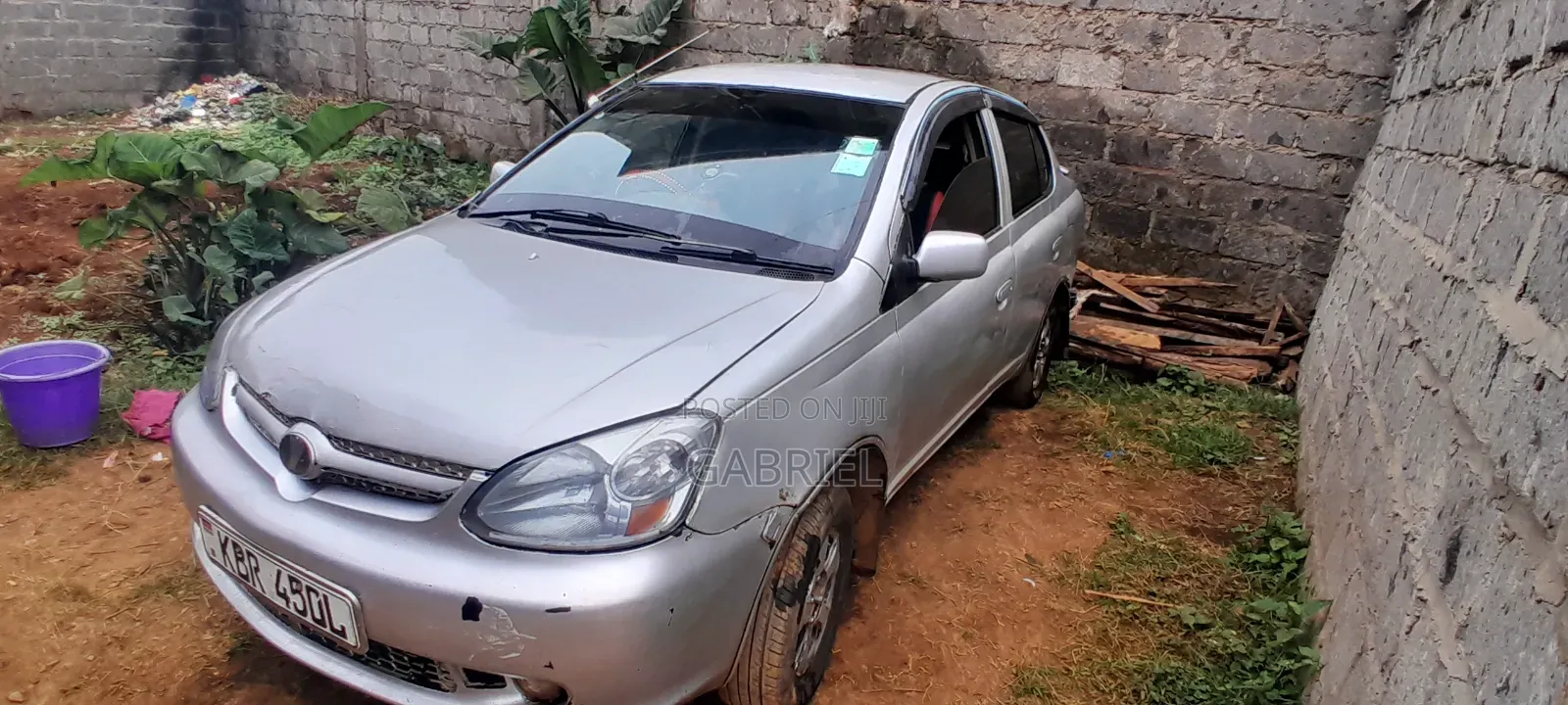 Toyota Platz 2004 Silver