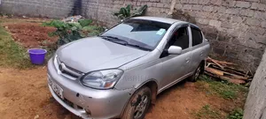 Toyota Platz 2004 Silver