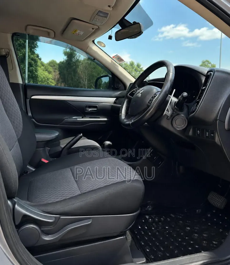 Mitsubishi Outlander 2012