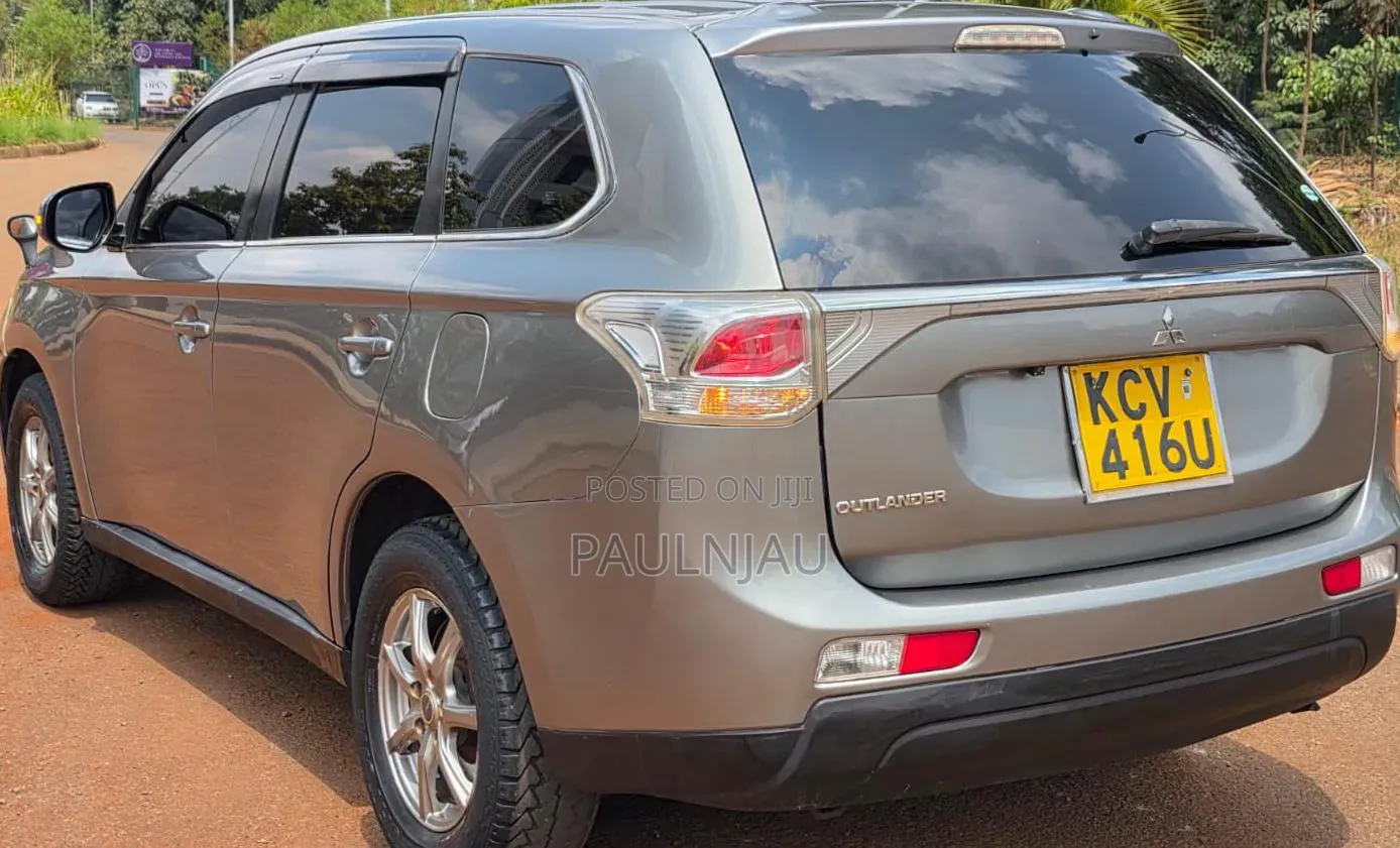 Mitsubishi Outlander 2012