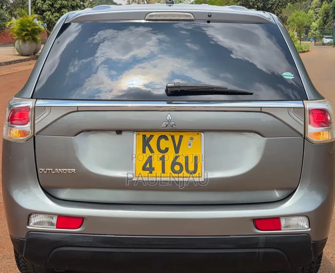 Mitsubishi Outlander 2012