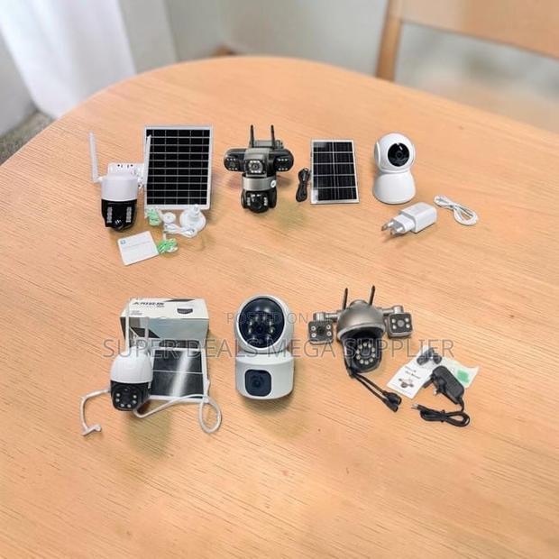 Full HD 4G and Wifi Rotating Dual Triple Lens Solar Cameras Wholesale