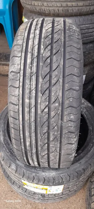 235 45r18 Centara