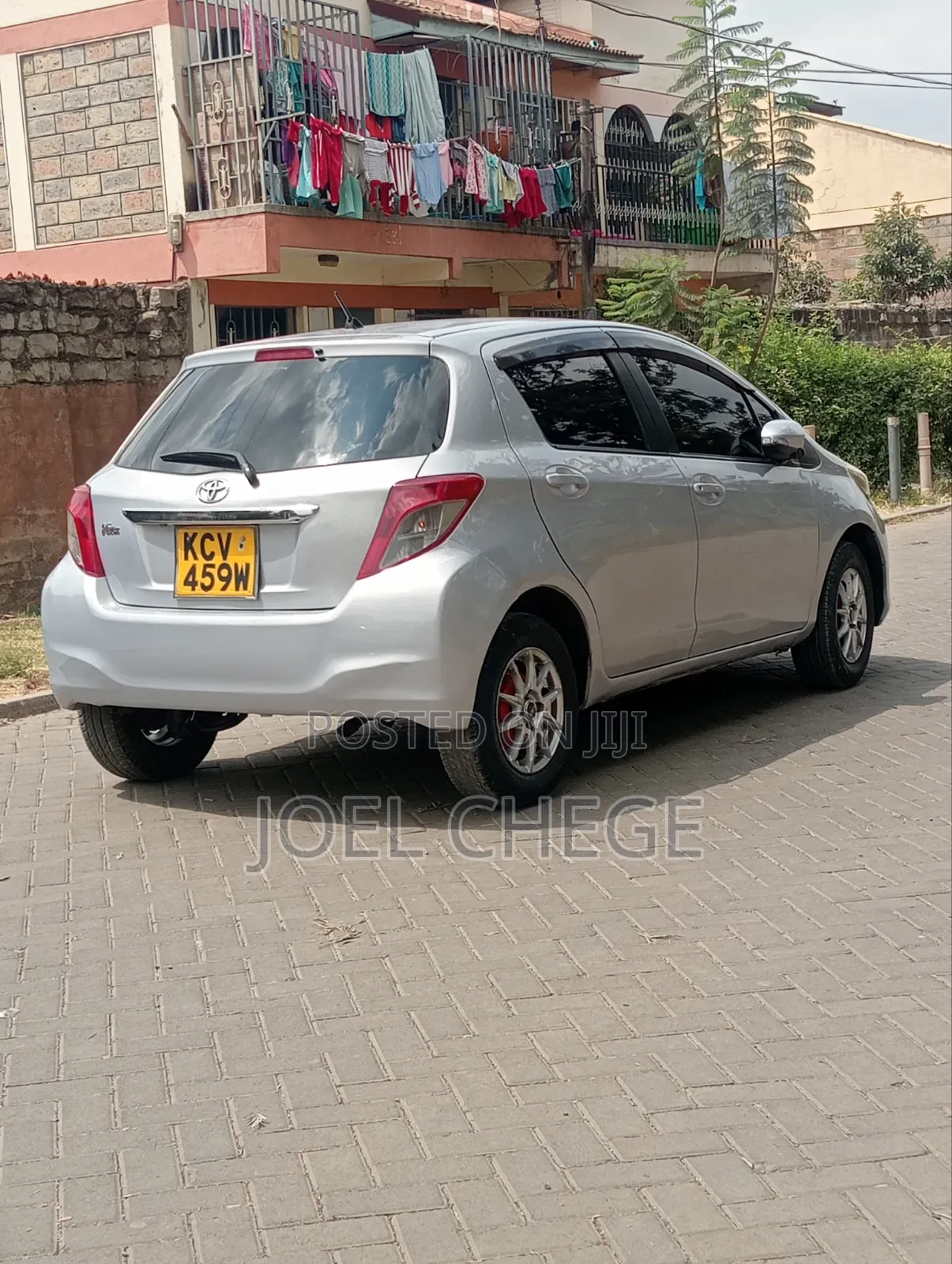Toyota Vitz 2012 Silver