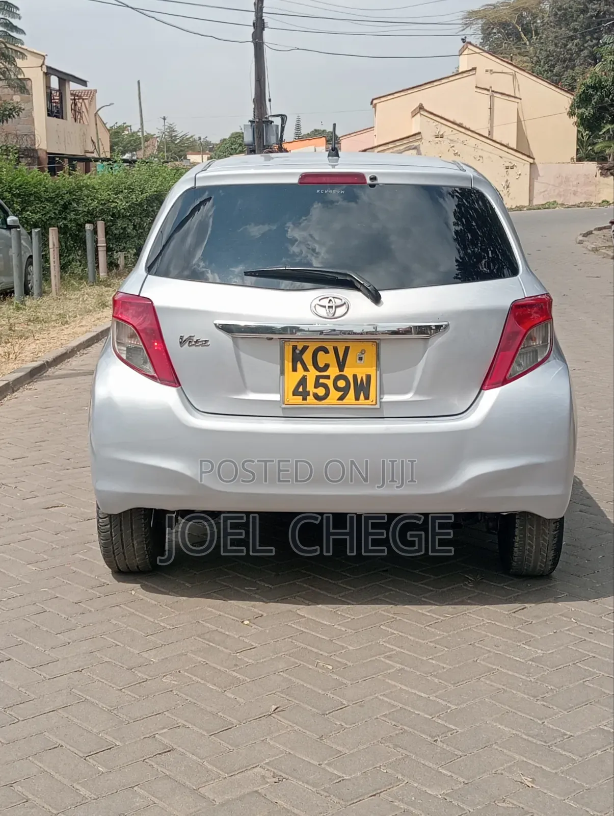 Toyota Vitz 2012 Silver