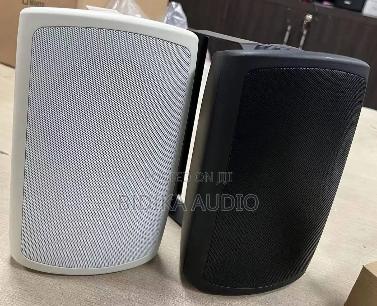 16-Ohm / 70V / 100V Multi-Tap Weatherproof Wall Speaker