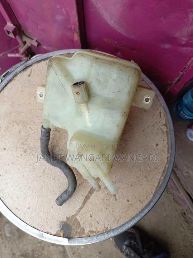 Coolant Reserve/Bottle Toyota Aqua - thumbnail 2