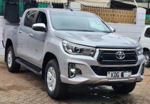 Toyota Hilux 2020 Silver
