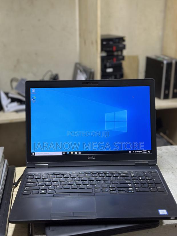 Laptop Dell Latitude 5590 12GB Intel Core i7 SSD 256GB - thumbnail 2