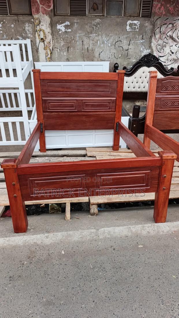 Modern Solid Wood Bed 4 by 6 Fitt