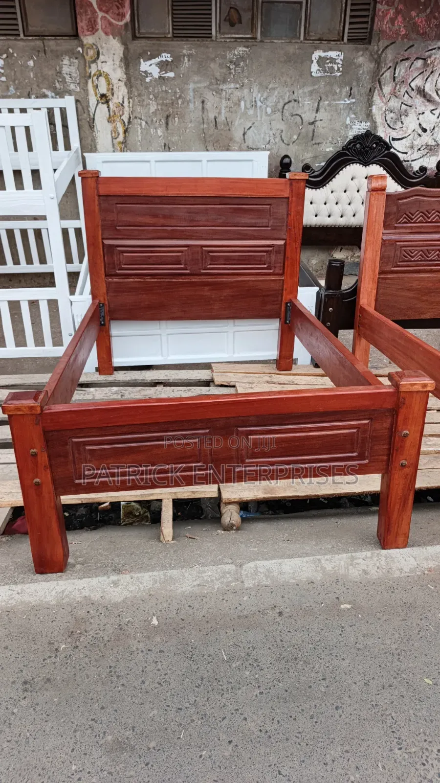 Modern Solid Wood Bed 4 by 6 Fitt