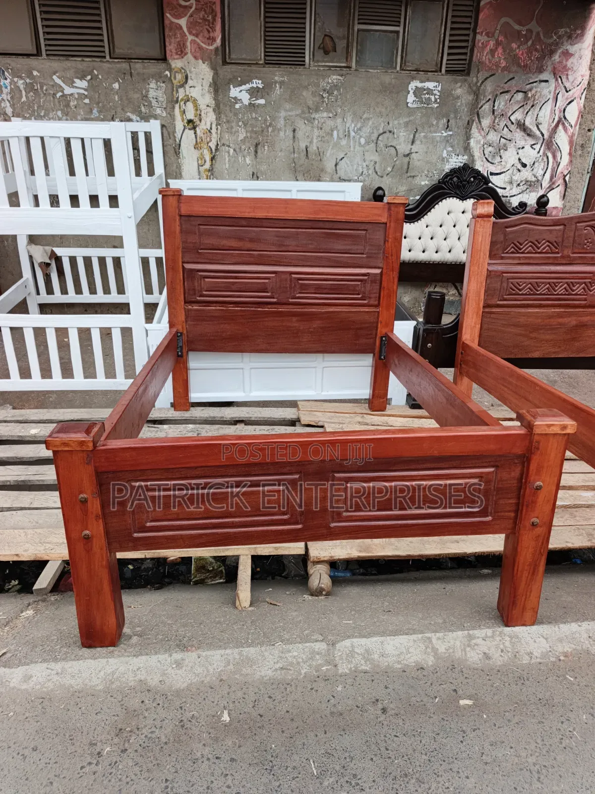 Modern Solid Wood Bed 4 by 6 Fitt