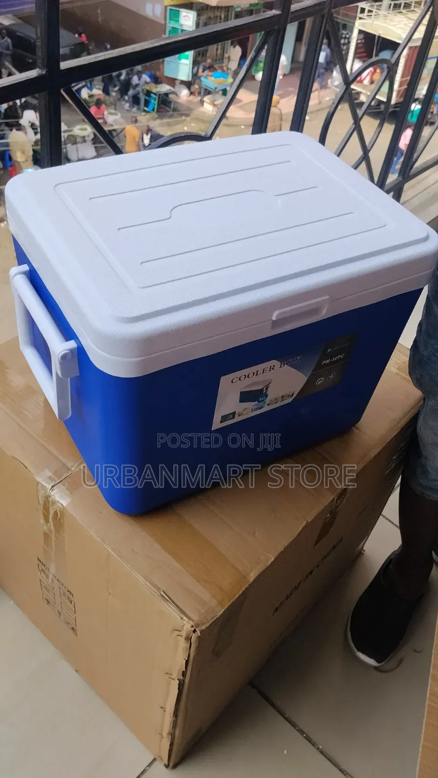 Premier Portable 32L Cooler Box for Camping Travel
