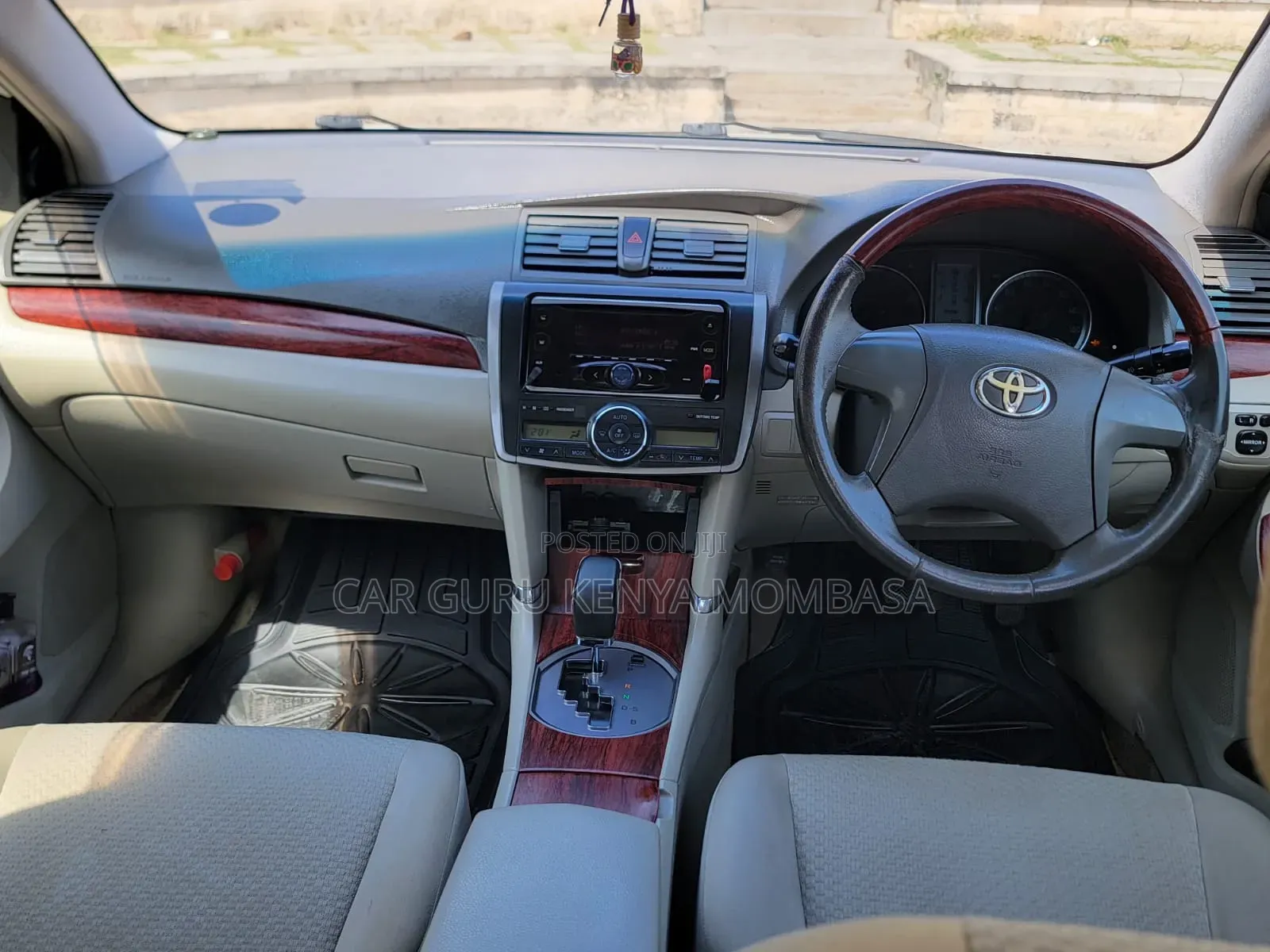 Toyota Premio 2010 White