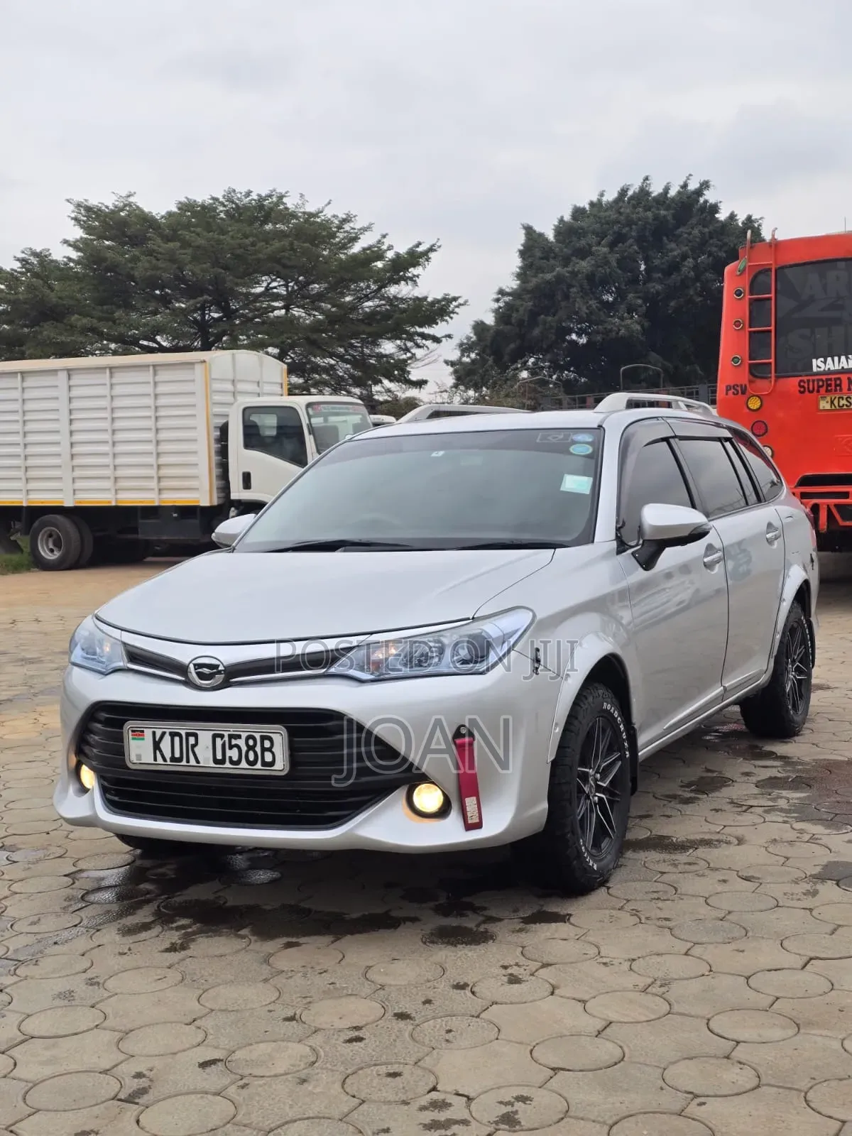 Toyota Corolla Fielder 2017 Silver