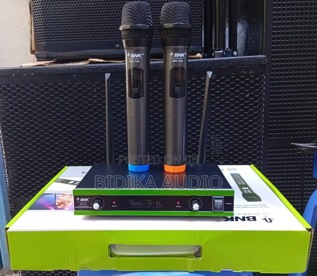 DH-744 Dual Cordless Microphone System – Heavy Duty Wireless Stage Mi