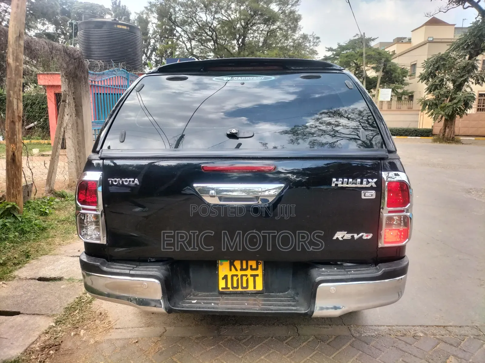 Toyota Hilux 2016 Black