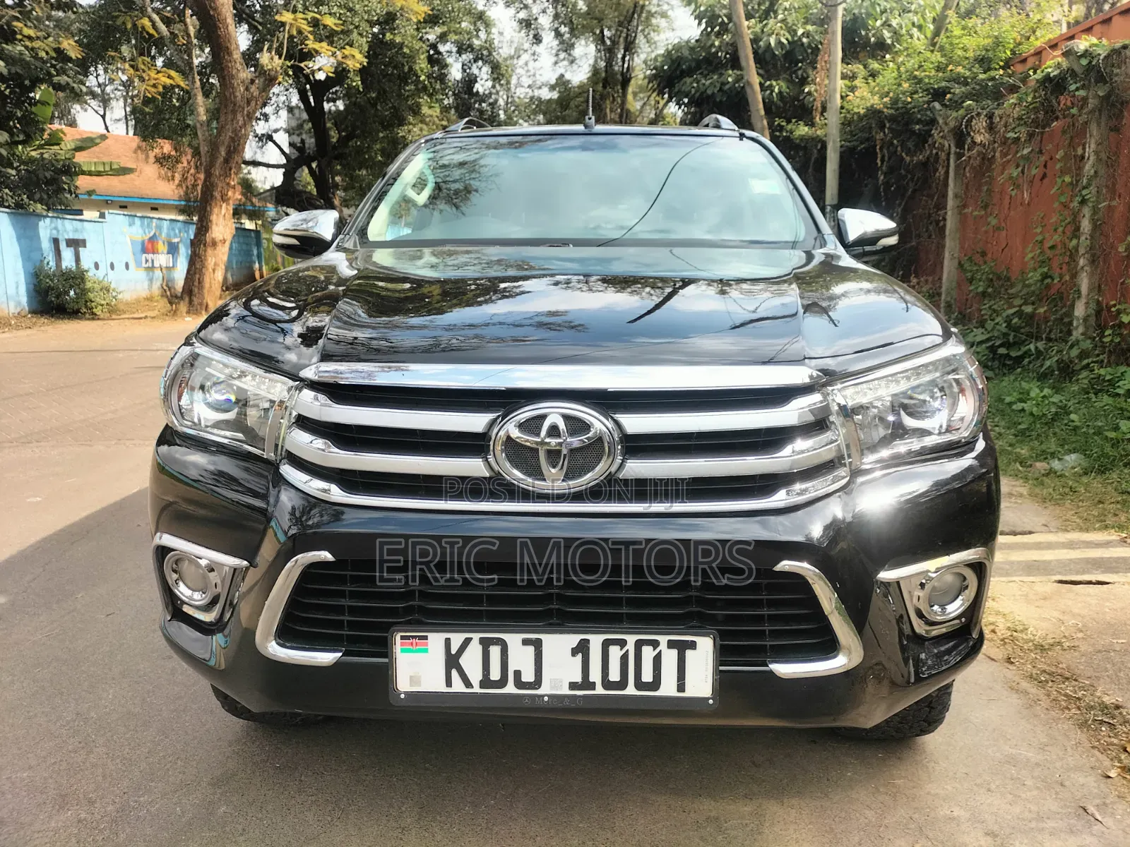 Toyota Hilux 2016 Black