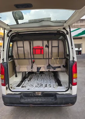 Toyota HiAce 2016 White