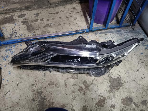 Toyota Harrier 191 Headlight - main view