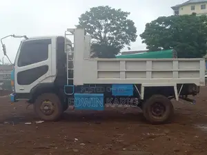Mitsubishi Fuso Canter 2004 White
