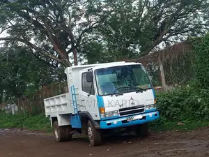 Mitsubishi Fuso Canter 2004 White