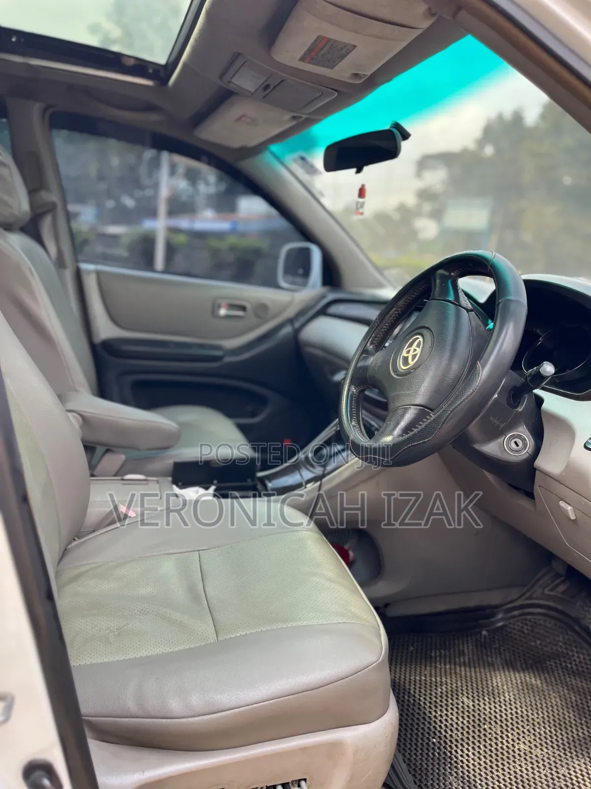 Toyota Kluger 2004 White