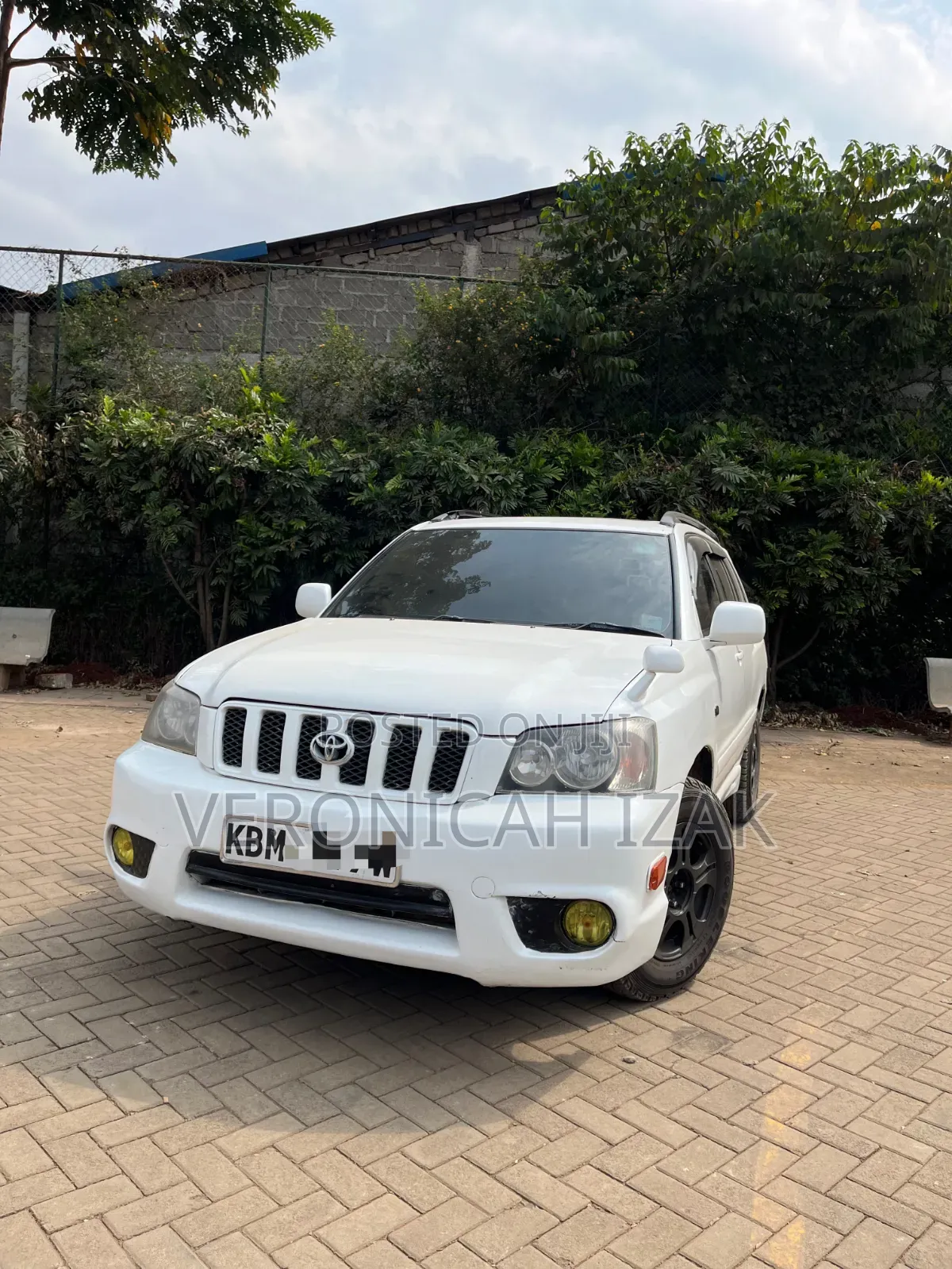 Toyota Kluger 2004 White