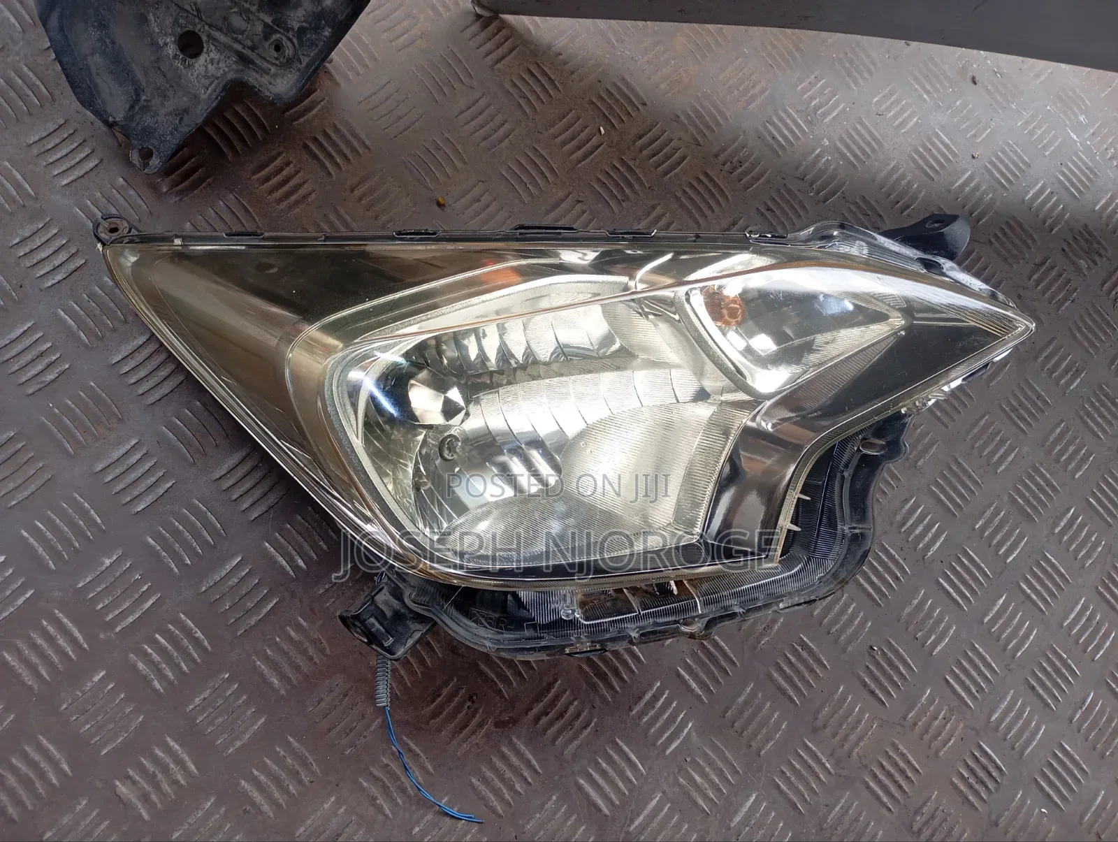 Ractis 2013 Headlight Zenon