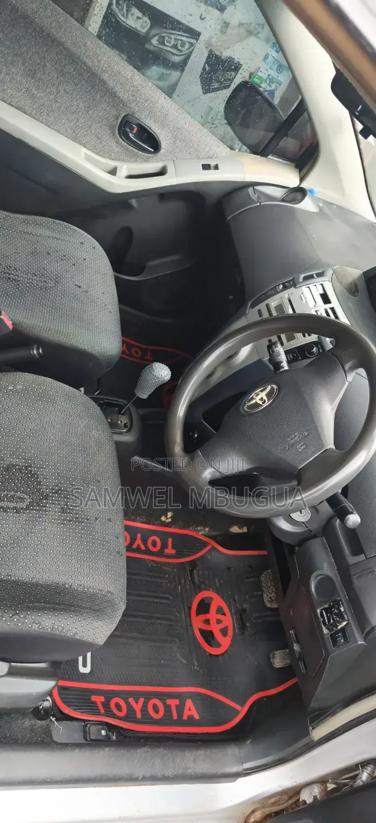 Toyota Vitz 2007 Silver