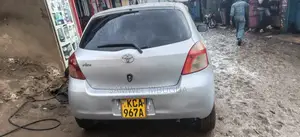 Toyota Vitz 2007 Silver