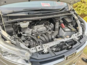 Toyota Noah 2019 Silver