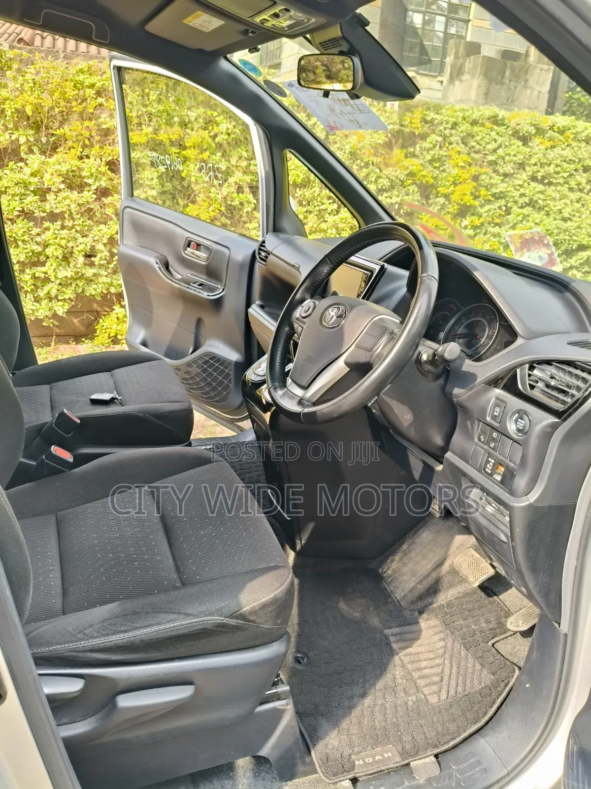 Toyota Noah 2019 Silver