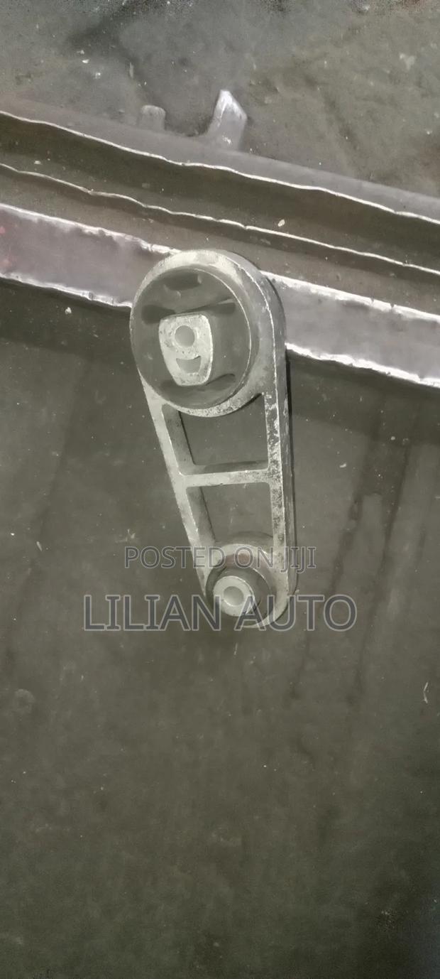 2005 Mazda Demio Mountain - thumbnail 2