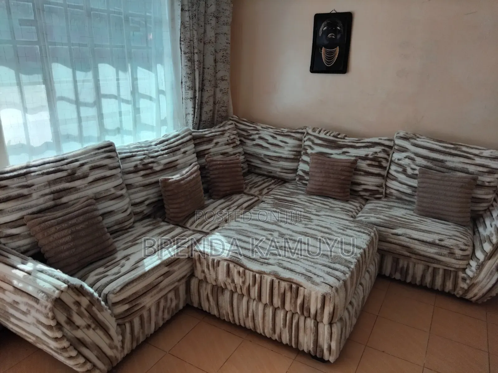 Selling a Fluffy 7seater L Seat Its a Butterfly L Seat Shape
