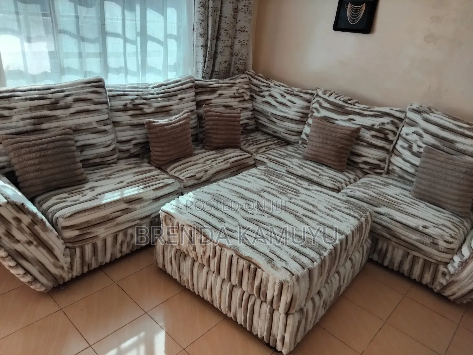 Selling a Fluffy 7seater L Seat Its a Butterfly L Seat Shape